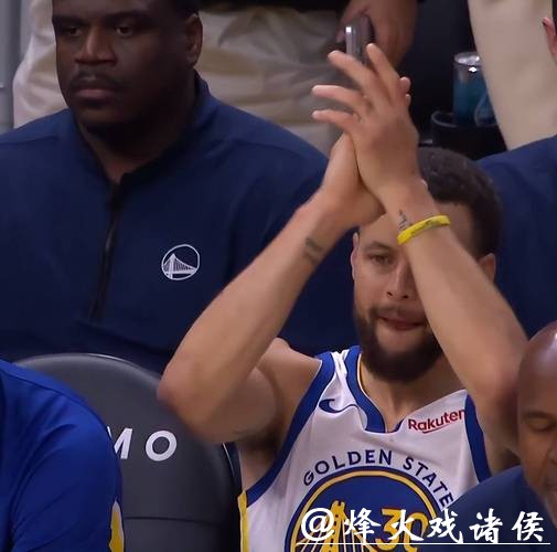 库里25分钟在场-25双眼无神!科尔提前一节放弃 勇士前景一片黯淡 库里25分钟在场-25双眼无神!科尔提前一节放弃 勇士前景一片黯淡