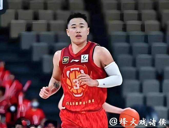 迪亚洛遭遇严厉防守，潘江被迫卸任，双方6人技术犯规，深圳豪取三连胜